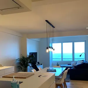 Oskar Luxe Op Zeedijk Met Zeezicht Oostende
